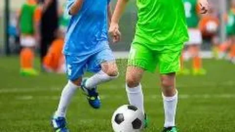 全国职工冰雪运动竞技赛：滑雪比赛激情开赛