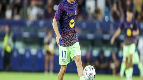 国足失误送分澳洲球迷狂欢，四后卫防线遭突破